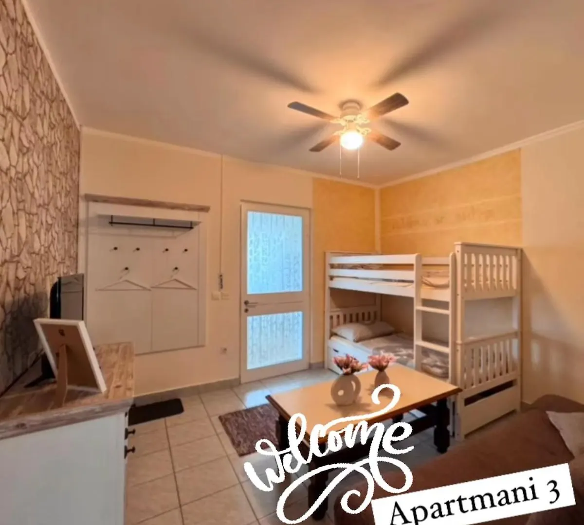 Ferienhaus In Kroatien Fuer 9 Personen 마슬레니차 0*,  크로아티아